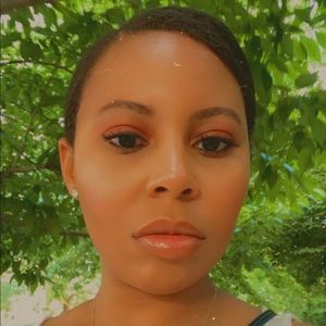 Meet your Posher, Abigail